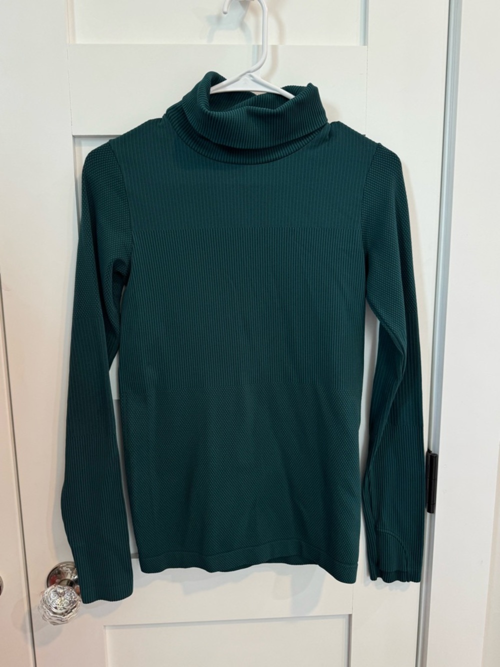 Athleta Women’s Dark Teal Ribbed Turtleneck Top size S
